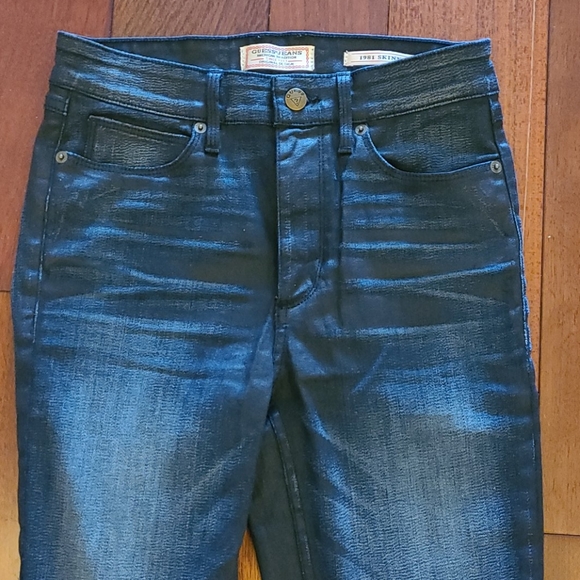 🔥Host Pick🔥 Guess 1981 high waisted skinny jeans-Size 27 - Picture 2 of 9